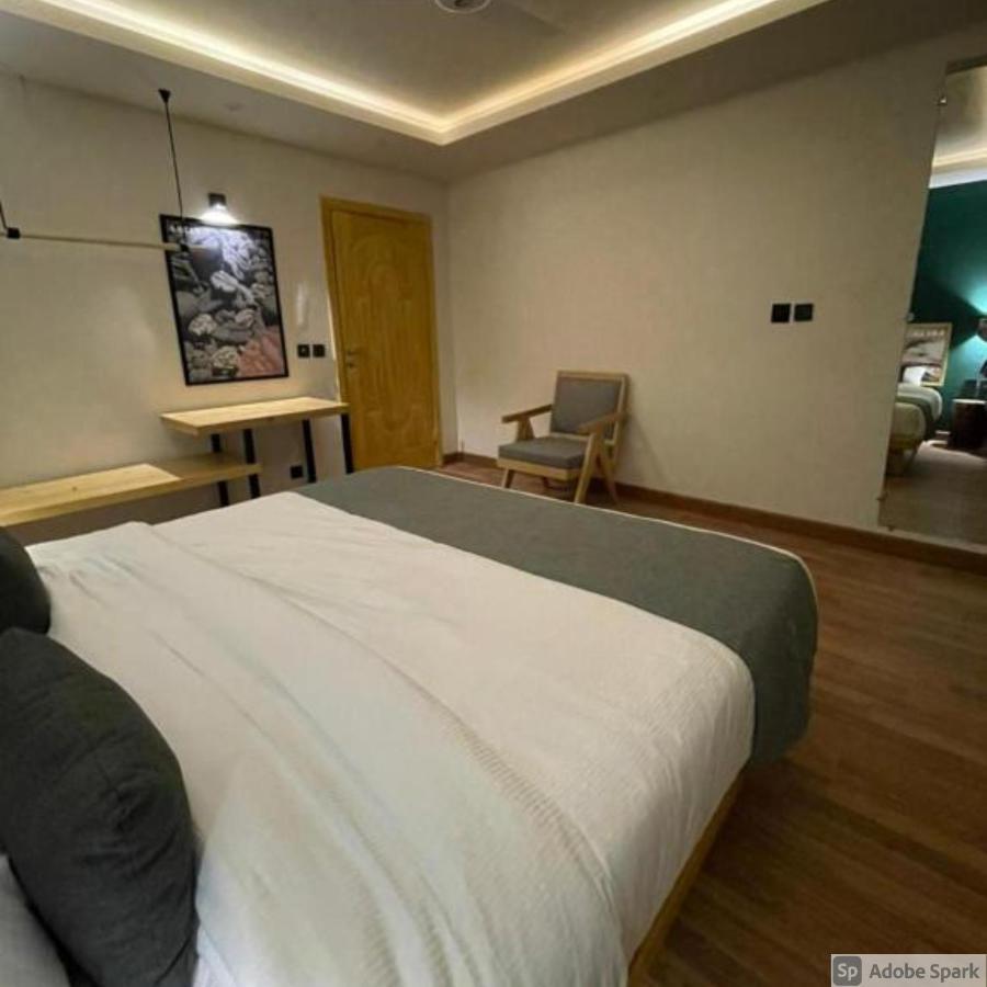 Eat And Read Hotel สการ์ดู ภายนอก รูปภาพ