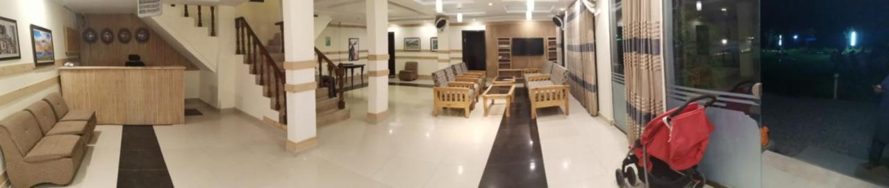 Eat And Read Hotel สการ์ดู ภายนอก รูปภาพ