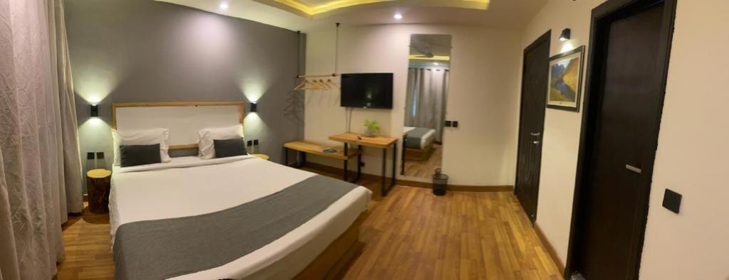 Eat And Read Hotel สการ์ดู ภายนอก รูปภาพ