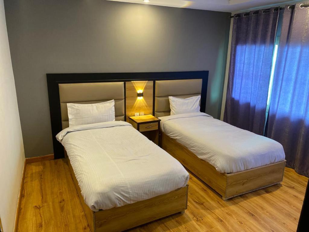 Eat And Read Hotel สการ์ดู ภายนอก รูปภาพ